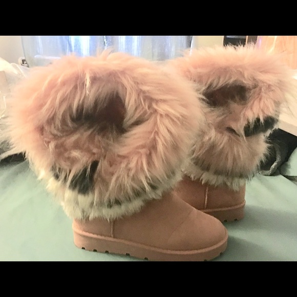 Pink Fashion Boots - Picture 2 of 2